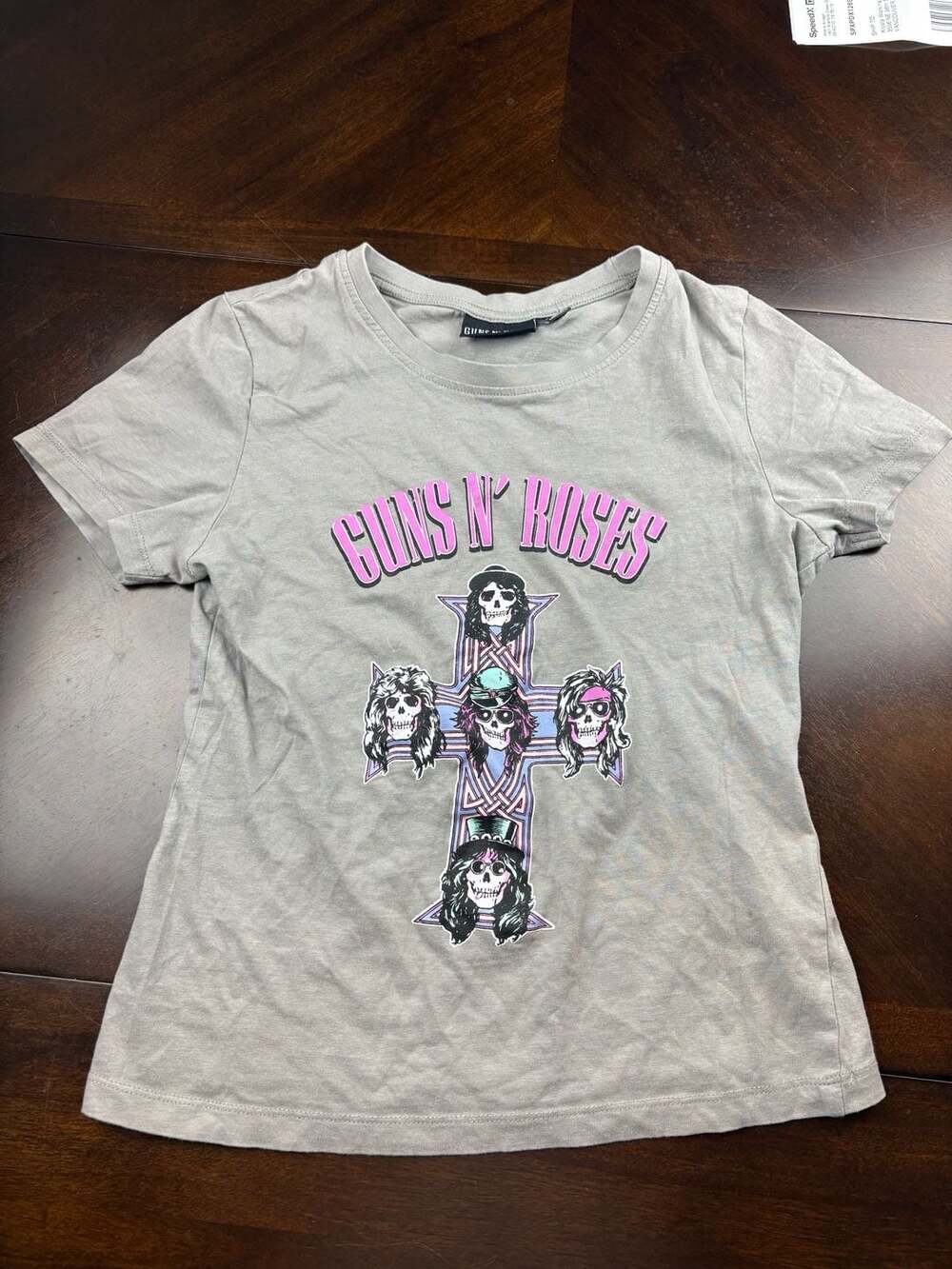 Guns N’ Roses Women’s Small Gray Skull Cross Graphic Band T-Shirt Rock Tee